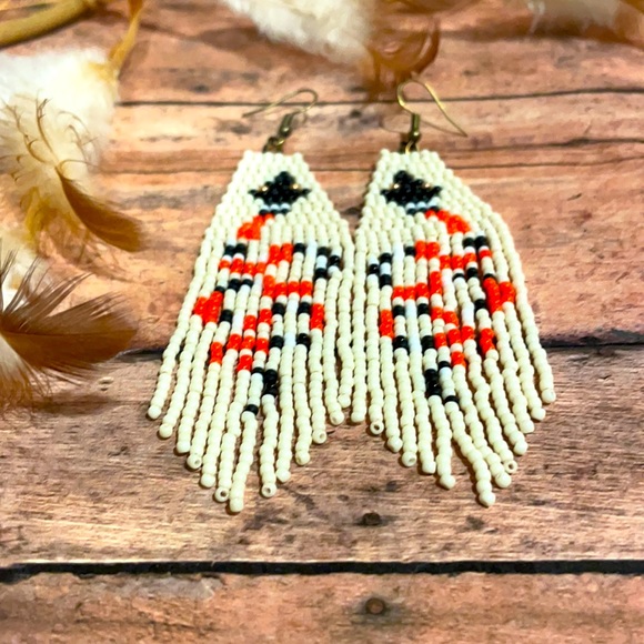 Snake Beaded Earring - Picture 4 of 5